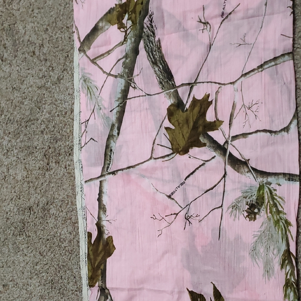 Mossy Oak Pink Camouflage Apron and Scarf - Picture 7 of 8